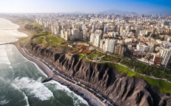 Strange city has no rain for 600 years but trees are very green, people still live well