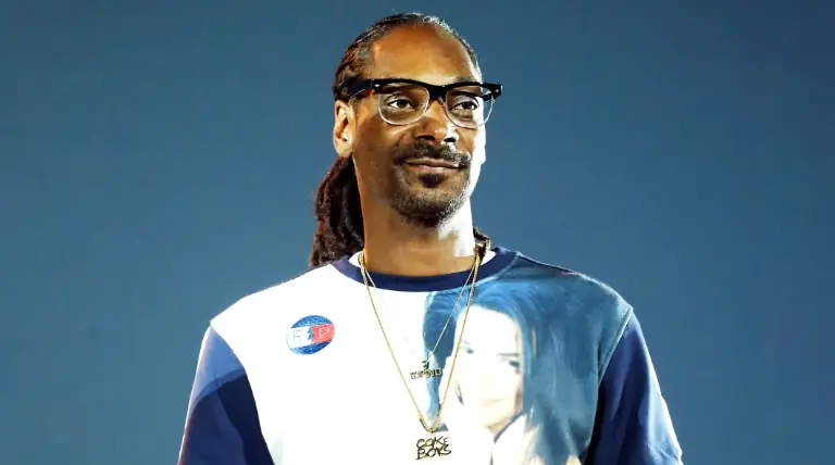 Meet Snoop Dogg's 'Hot' Wife of 27 Years He Met in High School – Pics