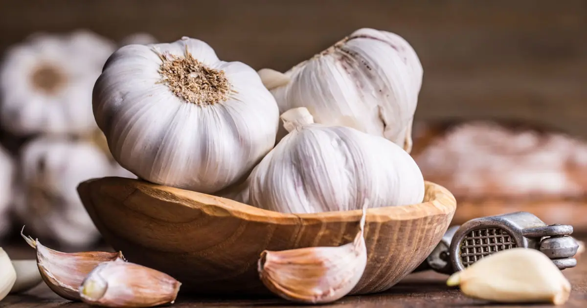 Why You Should Consider Eating Raw Garlic Daily