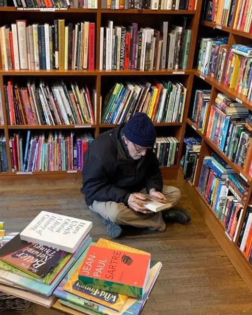 THIS MAN SAT ON THE FLOOR AND READ ALL DAY—WHEN I ASKED WHY, HIS ANSWER BROKE ME