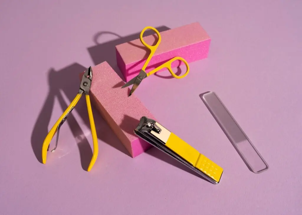 The “Small Round Hole” On The Nail Clipper Has Special And Powerful Uses, And I Had No Idea