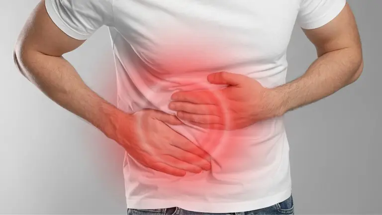 "2 Pains and 1 Yellow” – Warning Signs That Silent Liver Cancer Is Progressing: Being Negligent May Cost Your Life