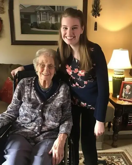 A Caretaker’s Love Rewarded: How an Elderly Woman’s Final Act of Kindness Changed My Life Forever
