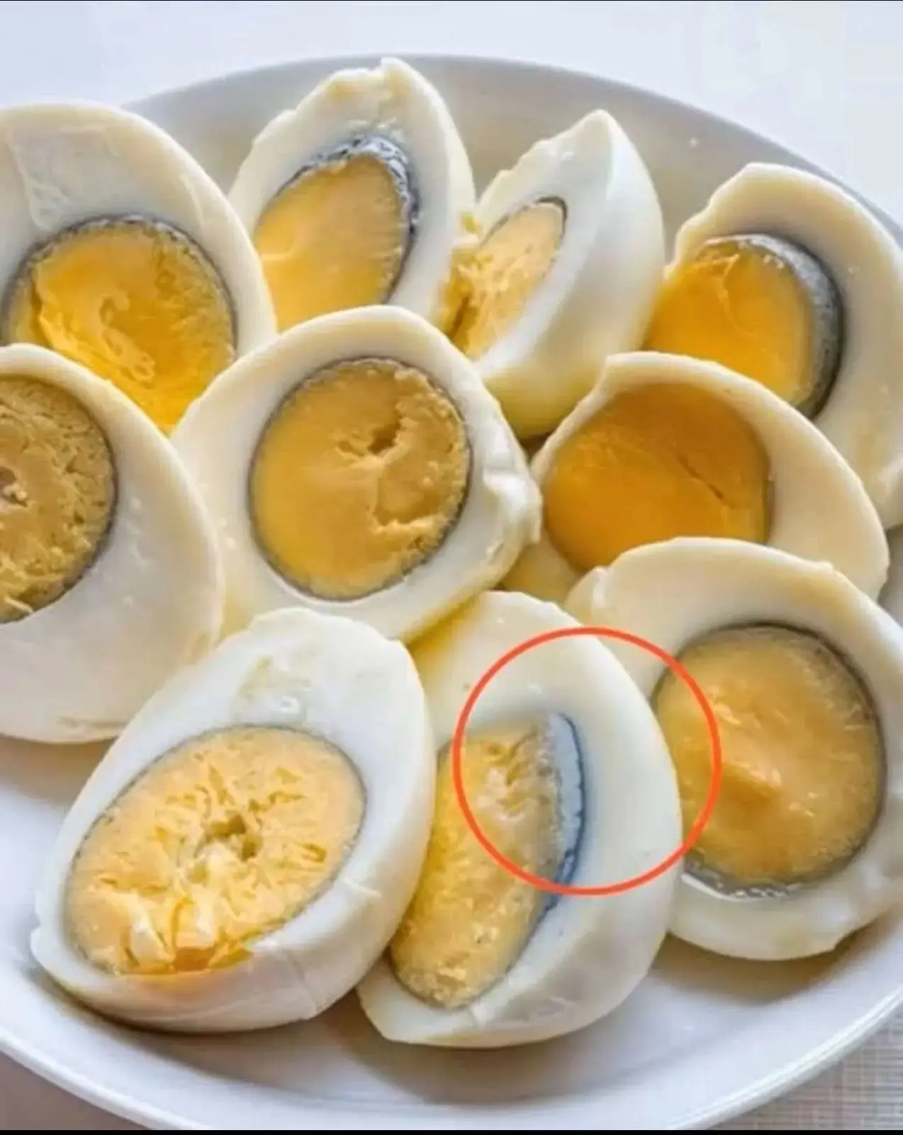 Is the Green Ring on Your Egg Dangerous? Experts Reveal the Truth