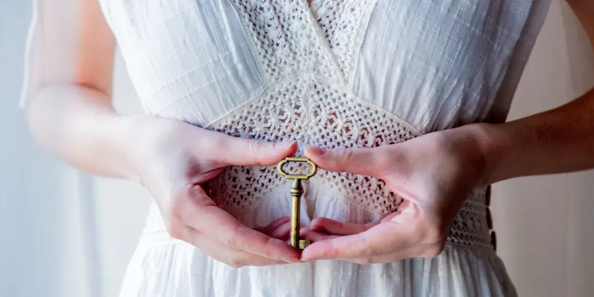 The Only Thing My Late Dad Left Me Was a Rusty Key, and I Thought It Was a Joke Until My Cousin Offered Me $10,000 for It – Story of the Day