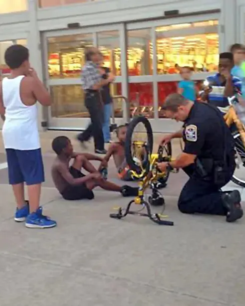 Officer’s Quick Fix Turns Routine Call into a Viral Moment of Kindness.
