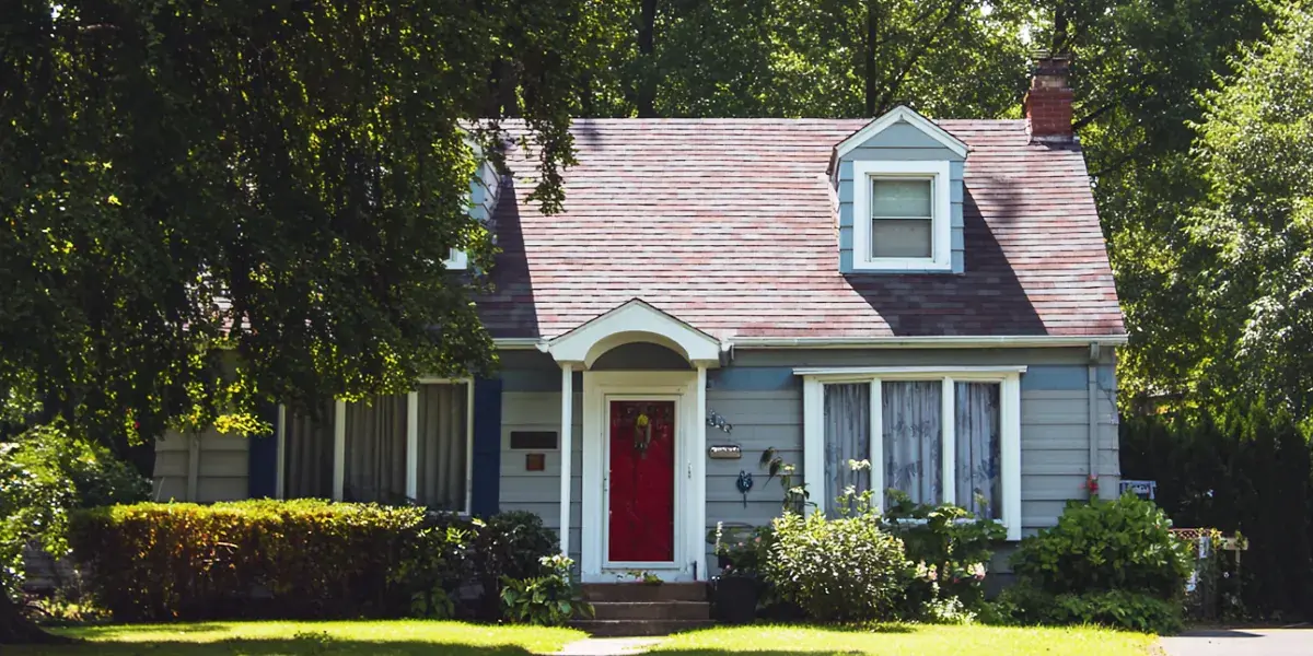 After We Bought Our Dream Home, My Husband Began Visiting the Old Neighbor Lady Who 'Needed a Man's Help' – One Day I Saw What He Was Really Doing There