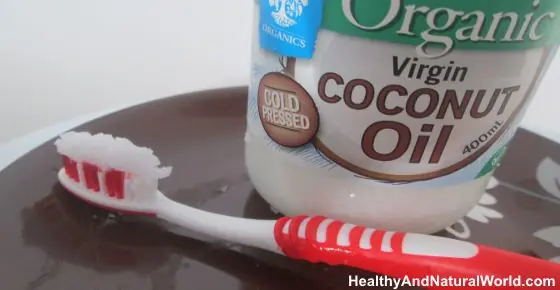 Why You Should Start Using Coconut Oil as a Toothpaste