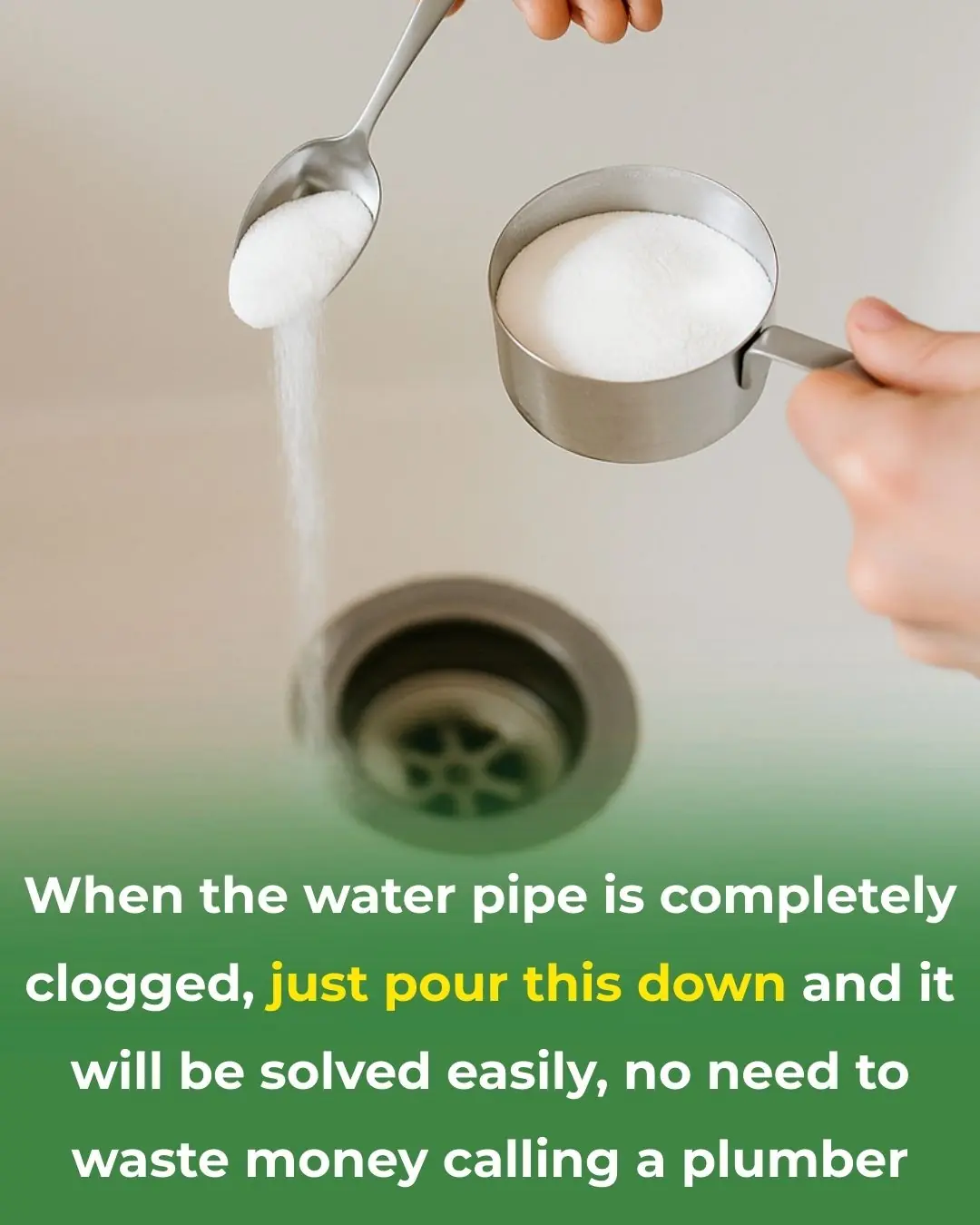 When the water pipe is completely clogged, just pour this down and it will be solved easily, no need to waste money calling a plumber.