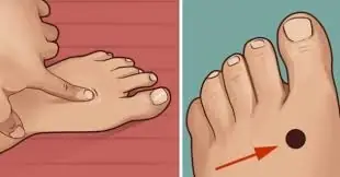 If You Press This Point on Your Foot Before Bed, This Is What It Does to Your Body
