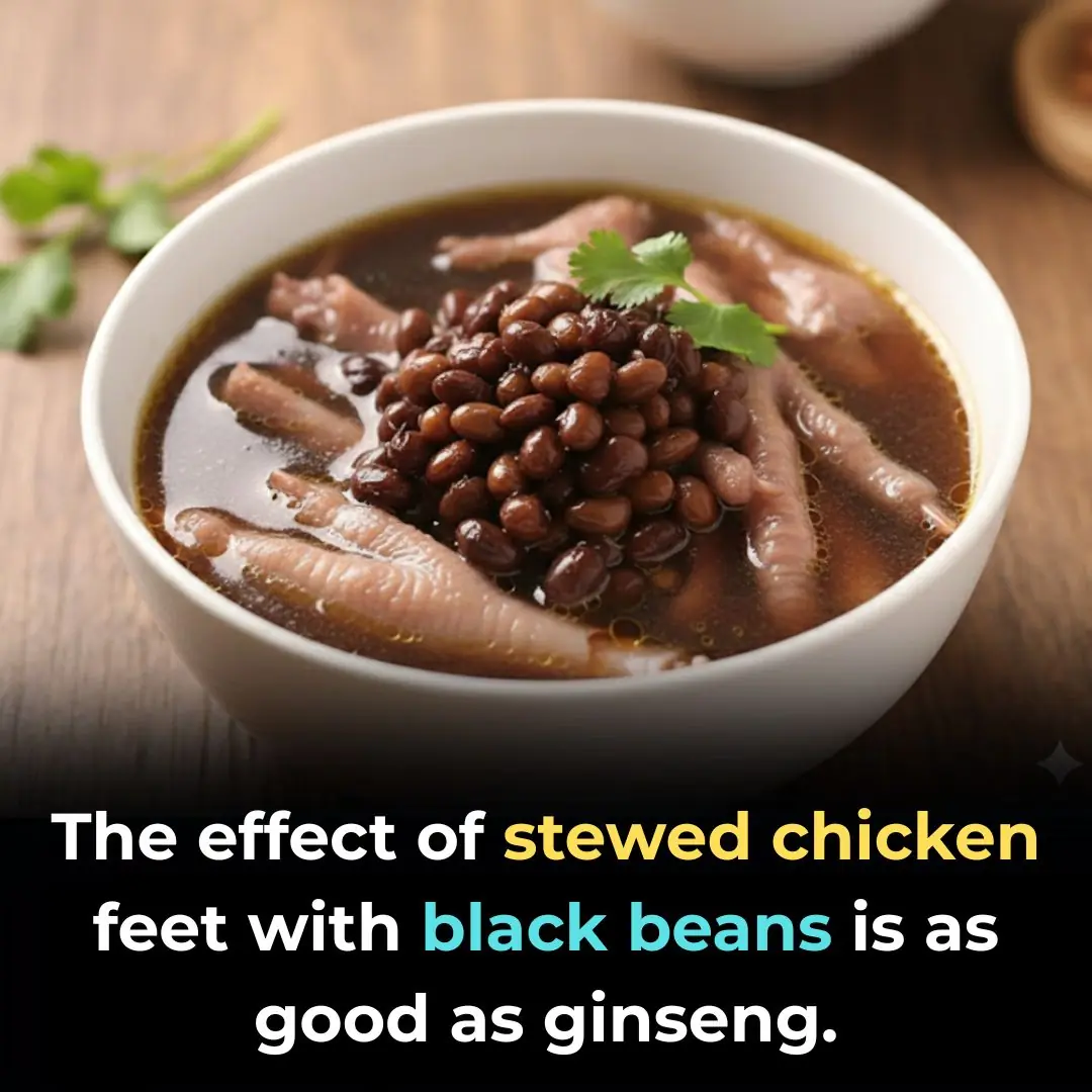 The effect of stewed chicken feet with black beans is as good as ginseng