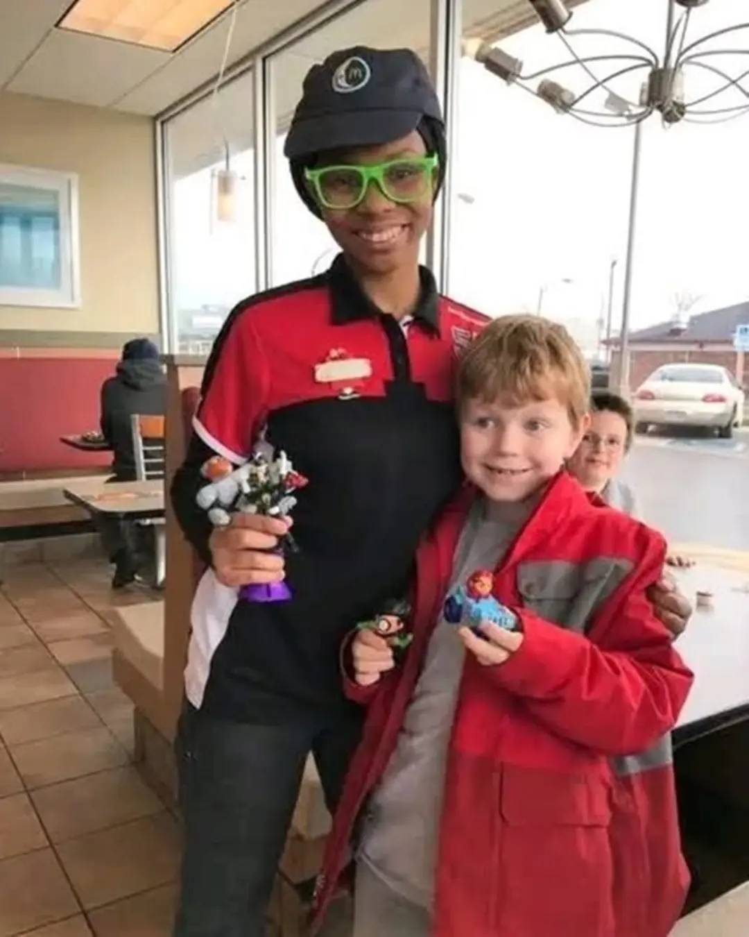 A Simple Act of Kindness That Changed Everything: The McDonald’s Employee Who Went Above and Beyond