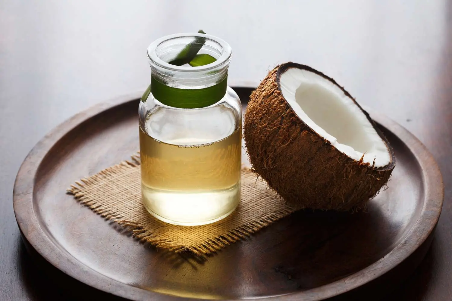 6 Ways Coconut Oil Can Benefit Those With Thyroid Problems