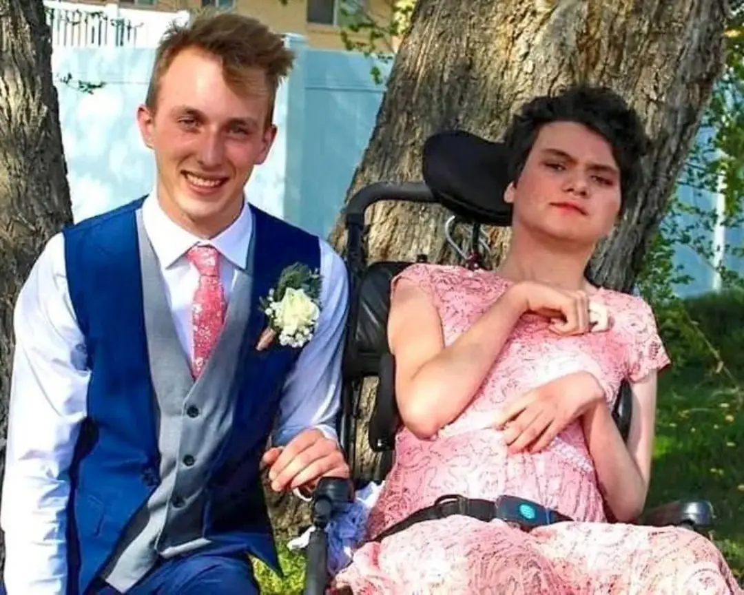 A Prom Filled With Love: Young Man’s Selfless Gesture Becomes Unforgettable