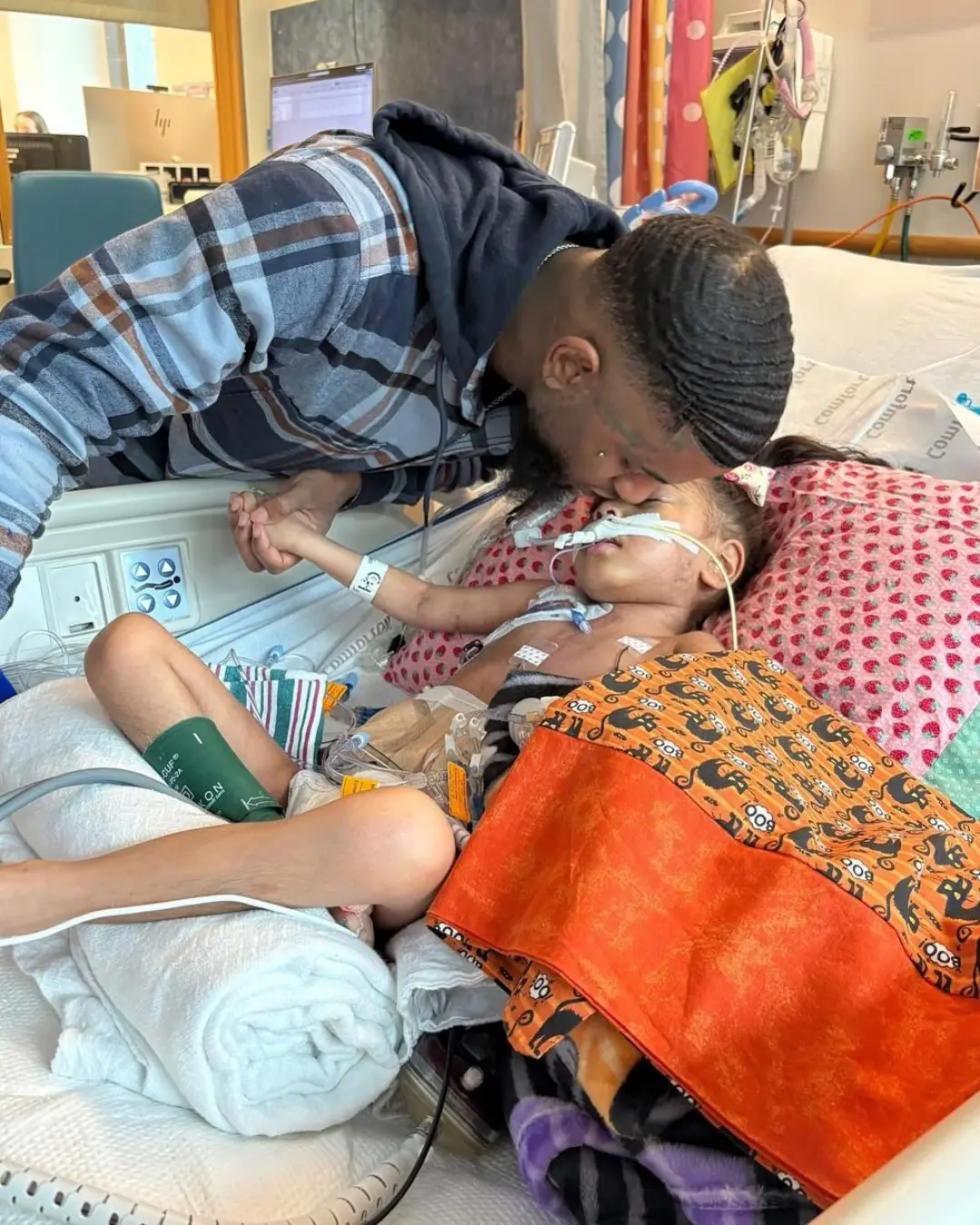 When Love Refuses to Let Go: A Father’s Prayer Beside His Daughter’s Hospital Bed