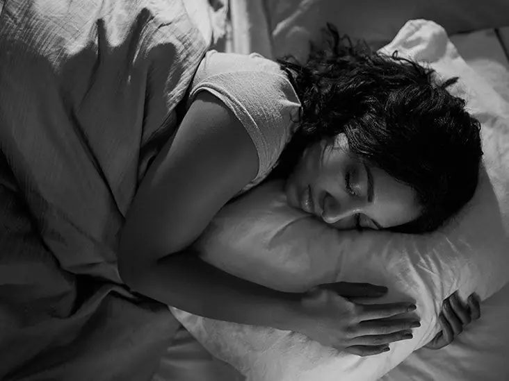 Struggling to Sleep? A Famous Doctor’s 60-Second Trick Could Change Your Nights Forever