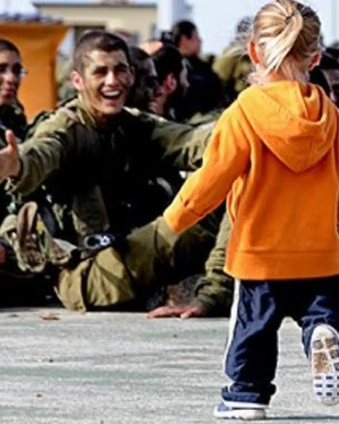 A Father’s Homecoming That Broke Every Rule but Captured Every Heart.