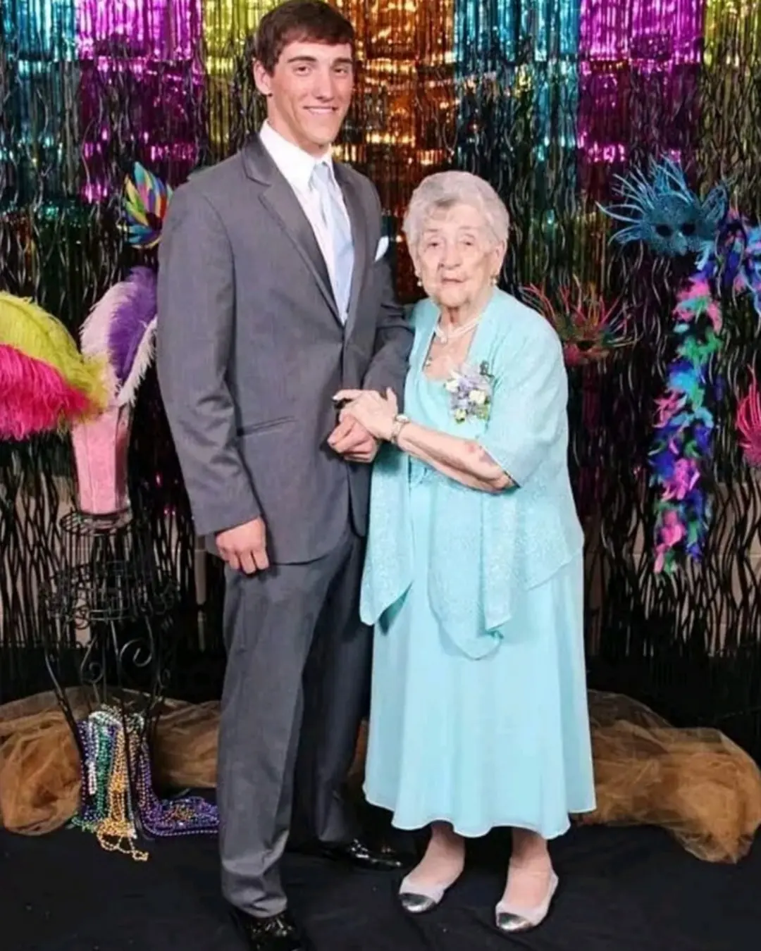 A Night to Remember: 19-Year-Old Austin Takes His 89-Year-Old Great-Grandma to Prom