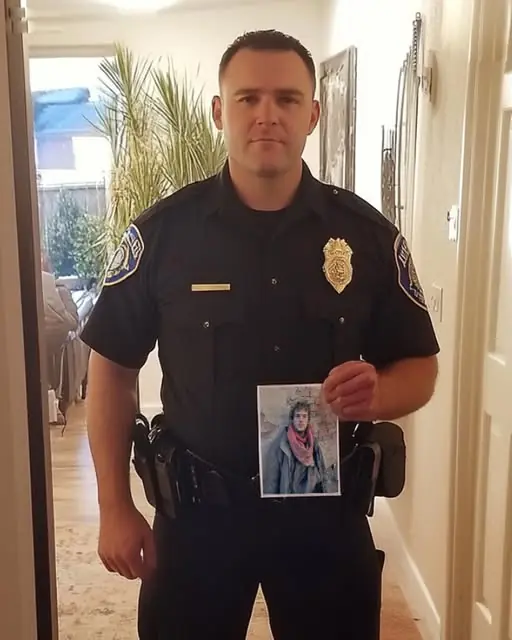 I Helped a Homeless Man Fix His Shoes Outside a Church, 10 Years Later, a Policeman Came to My House with His Photo