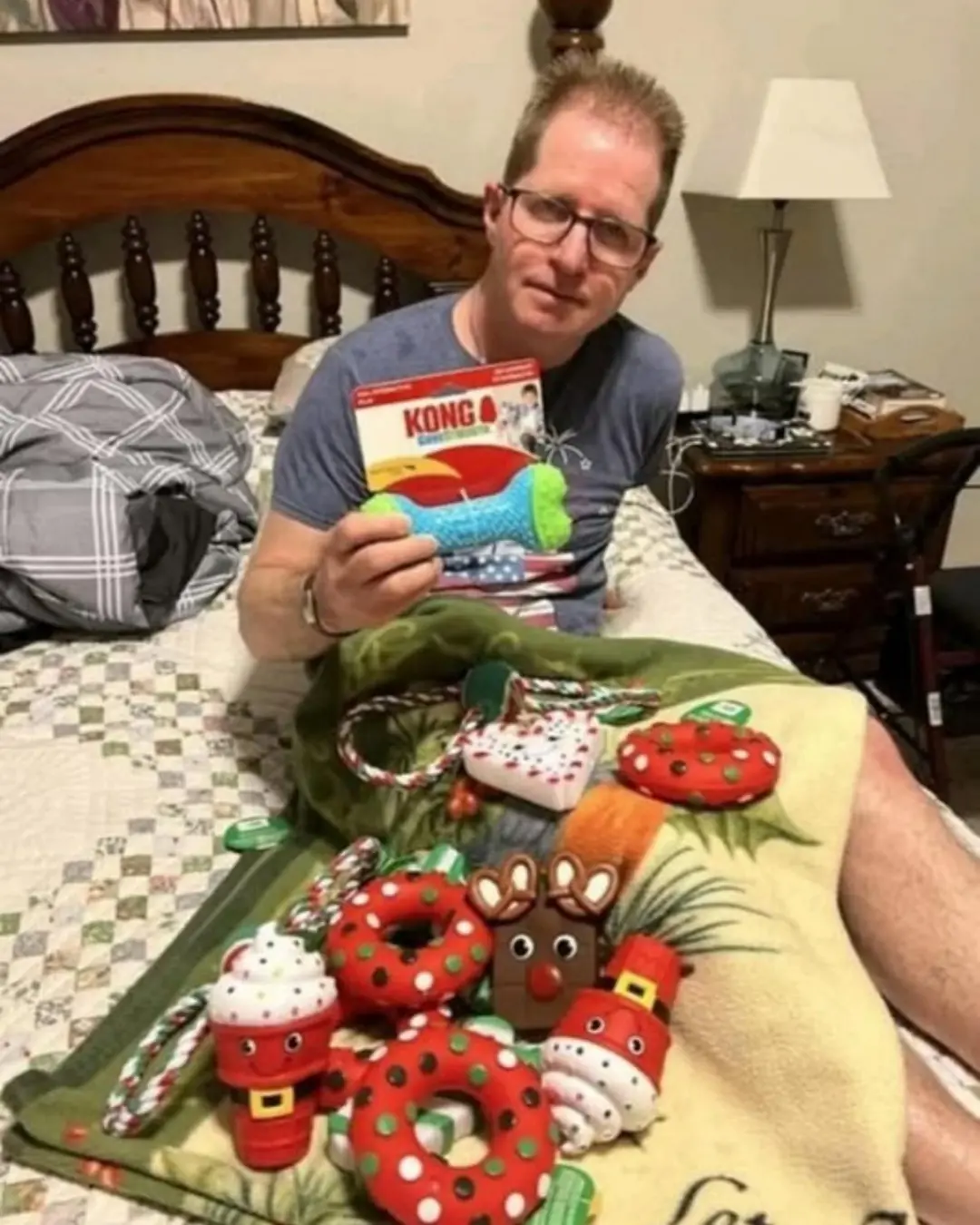 The Secret Santa Who Gives All Year Long — And the Ripple of Kindness He Started
