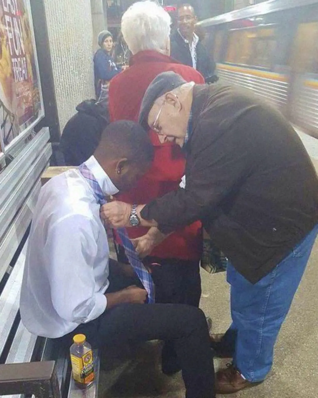 The Tie of Humanity: When a Simple Gesture Bridges Two Lives