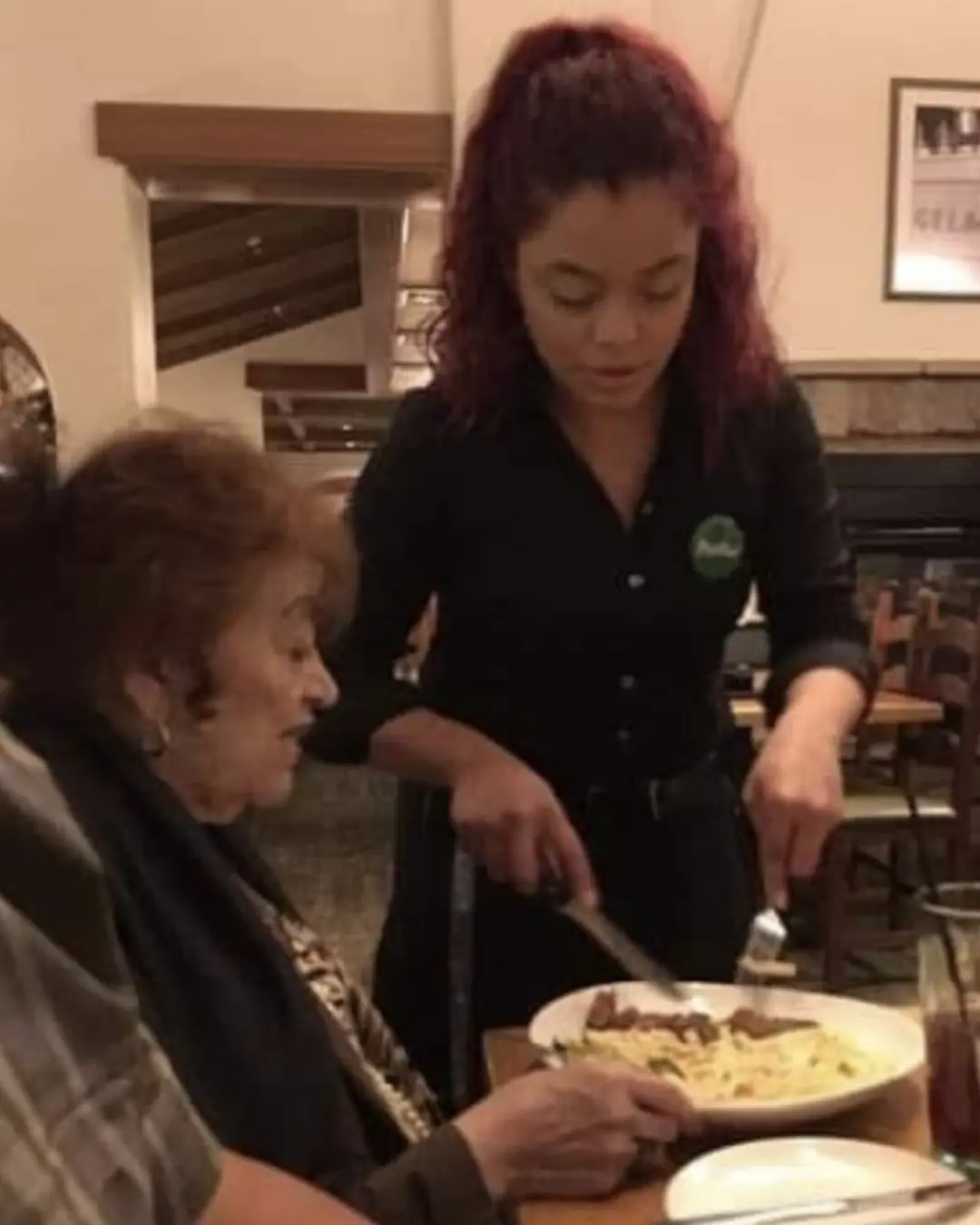 A Waitress Named Susie and the Night Kindness Stole the Spotlight