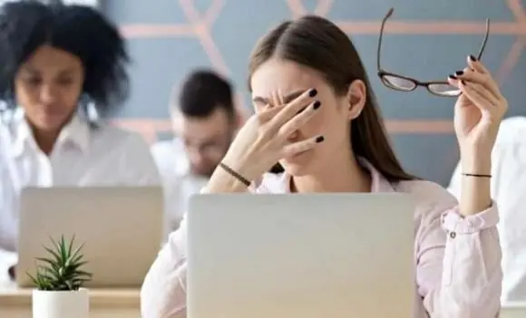 4 Unusual Eye Symptoms That May Signal Cancer — Often Overlooked by Many