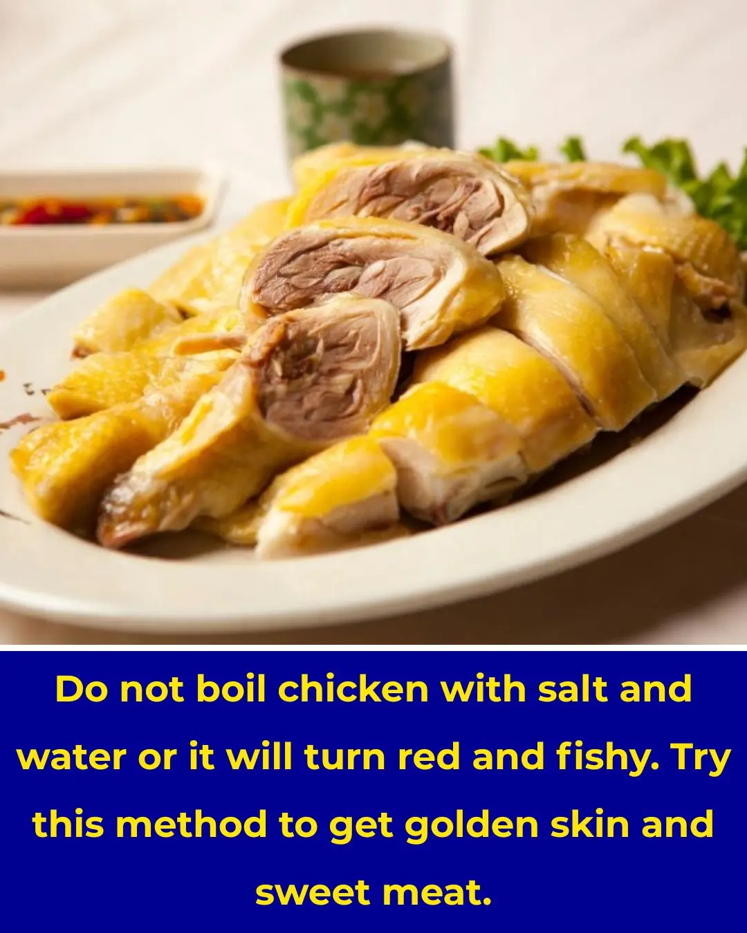 Don't boil chicken with salt and water, otherwise it will be fishy and turn red.