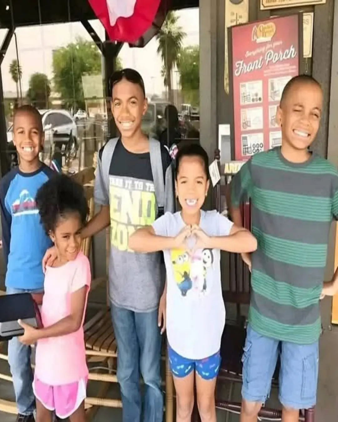 A Meal Paid in Kindness — And a Lesson Her Children Will Never Forget.