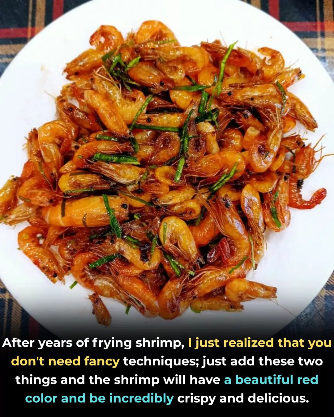 After years of frying shrimp, I just realized that you don't need fancy techniques; just add these two things and the shrimp will have a beautiful red color and be incredibly crispy and delicious.