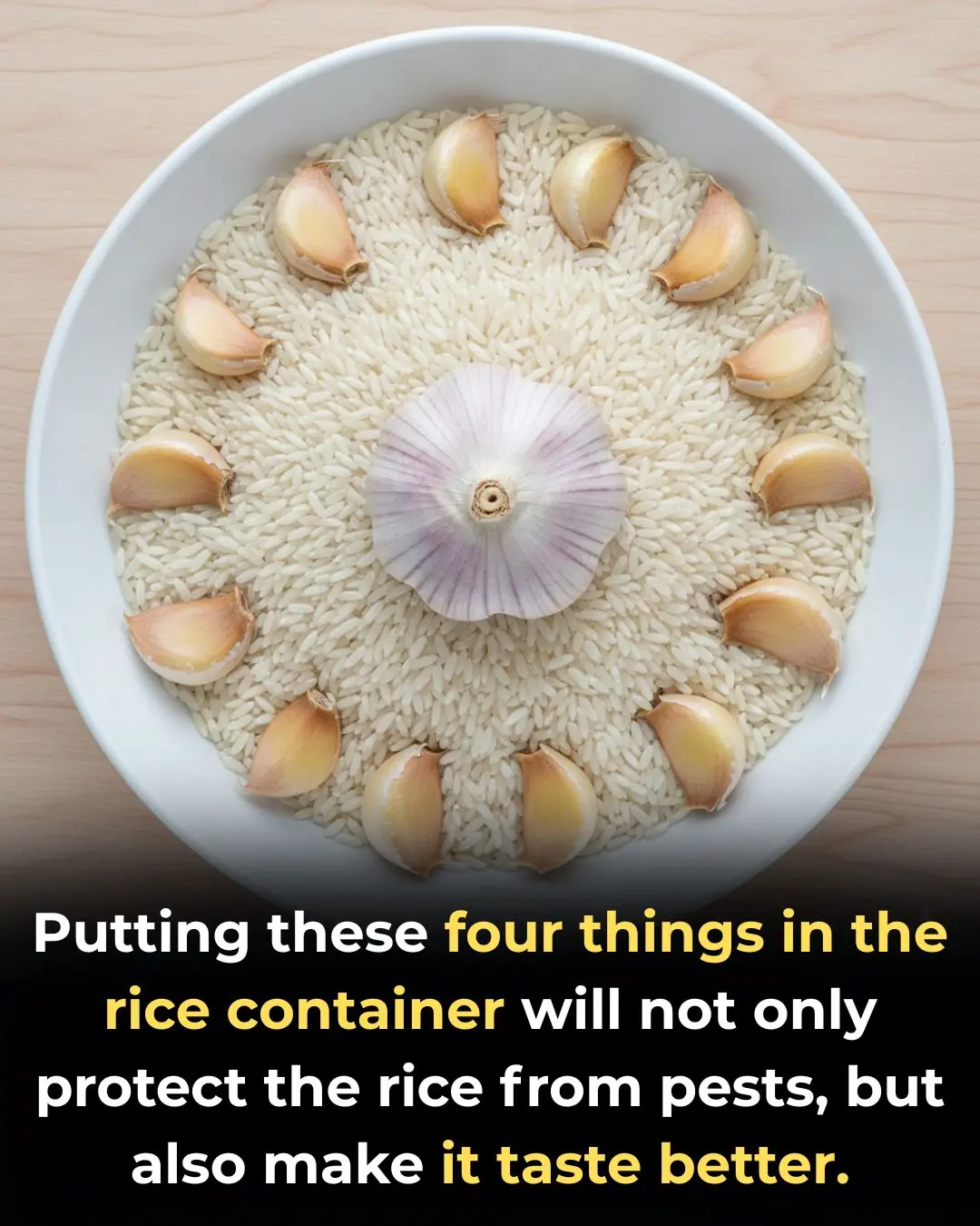 Putting this in the vase box not only helps protect the chrysanthemums but also makes the vase more delicious