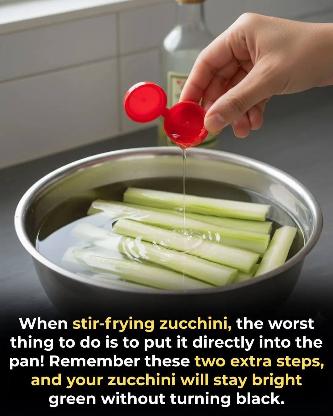 When stir-frying zucchini, the worst thing to do is to put it directly into the pan! Remember these two extra steps, and your zucchini will stay bright green without turning black.