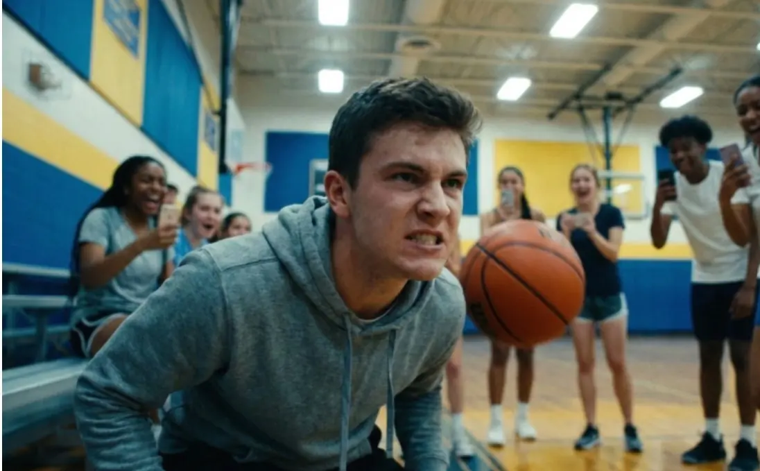 They Thought It Was Just a Joke in the Gym. That Single Throw Changed Everything