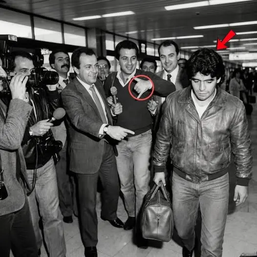 “Too short, too fat”: The day 75,000 people went to receive a miracle in Naples