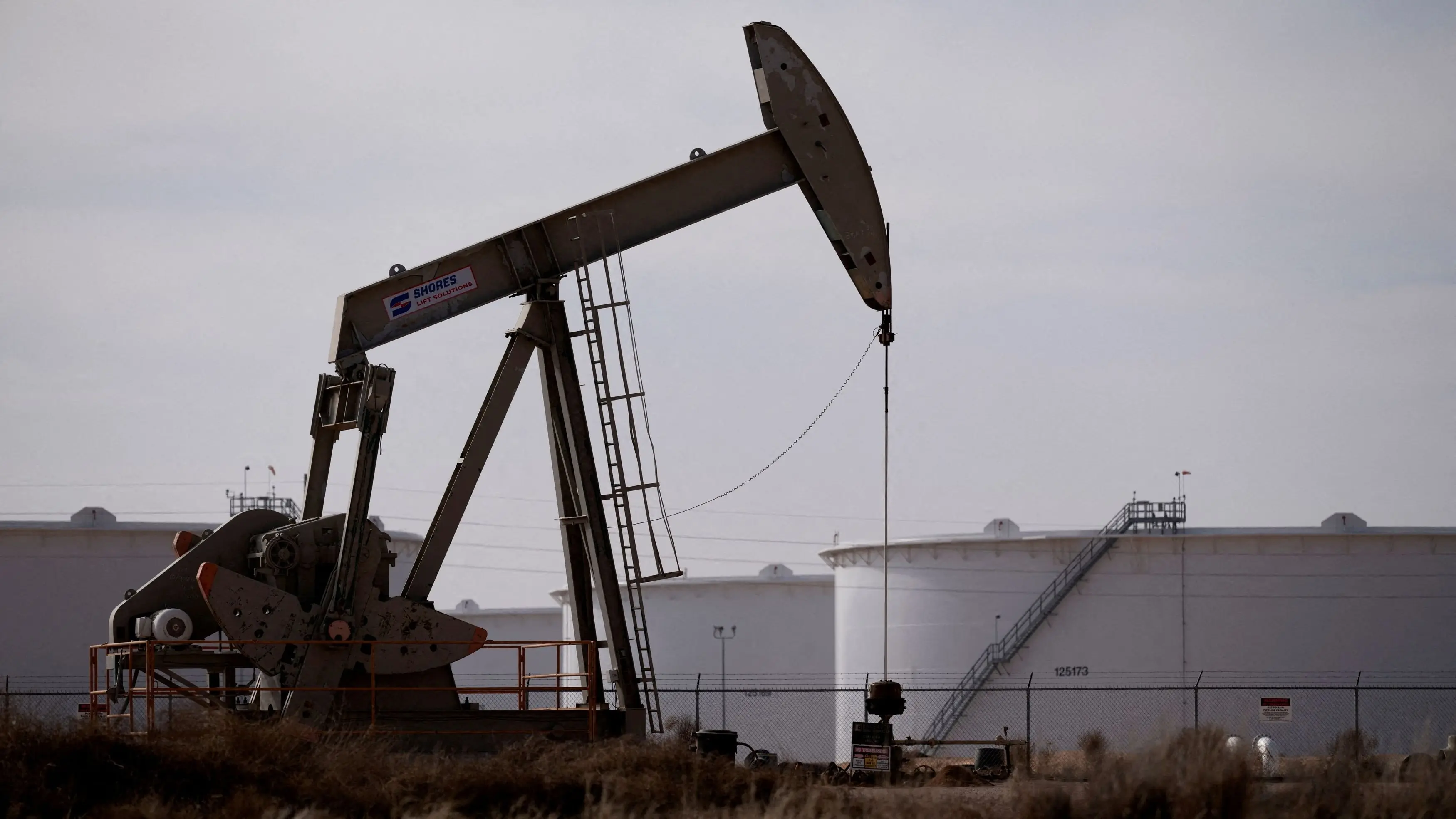 Oil rises as markets assess supply risk after Iran denies US talks