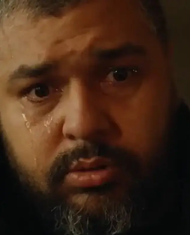 When I saw my eight-month pregnant wife washing dishes alone at ten at night, I called my three sisters and said something that left everyone speechless. But the most powerful reaction came from my own mother.