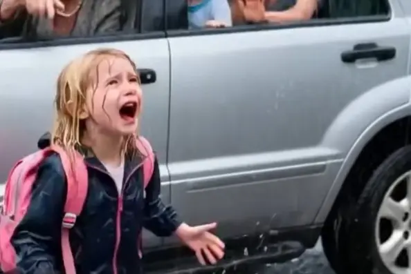 At school pickup, my parents drove off with my sister’s kids right in front of my daughter