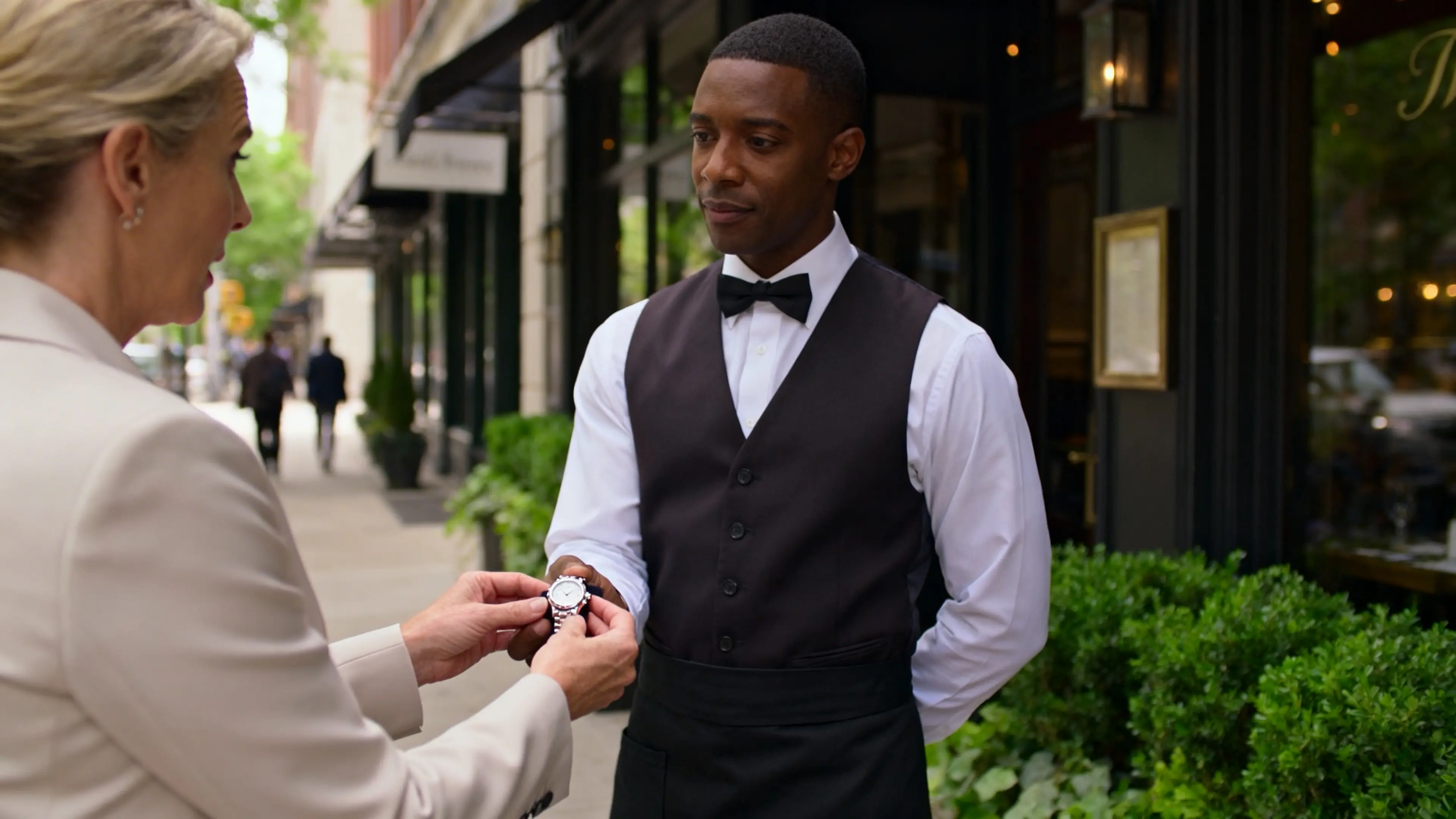 A Waiter Returned a Luxury Watch — And Changed His Family’s Future