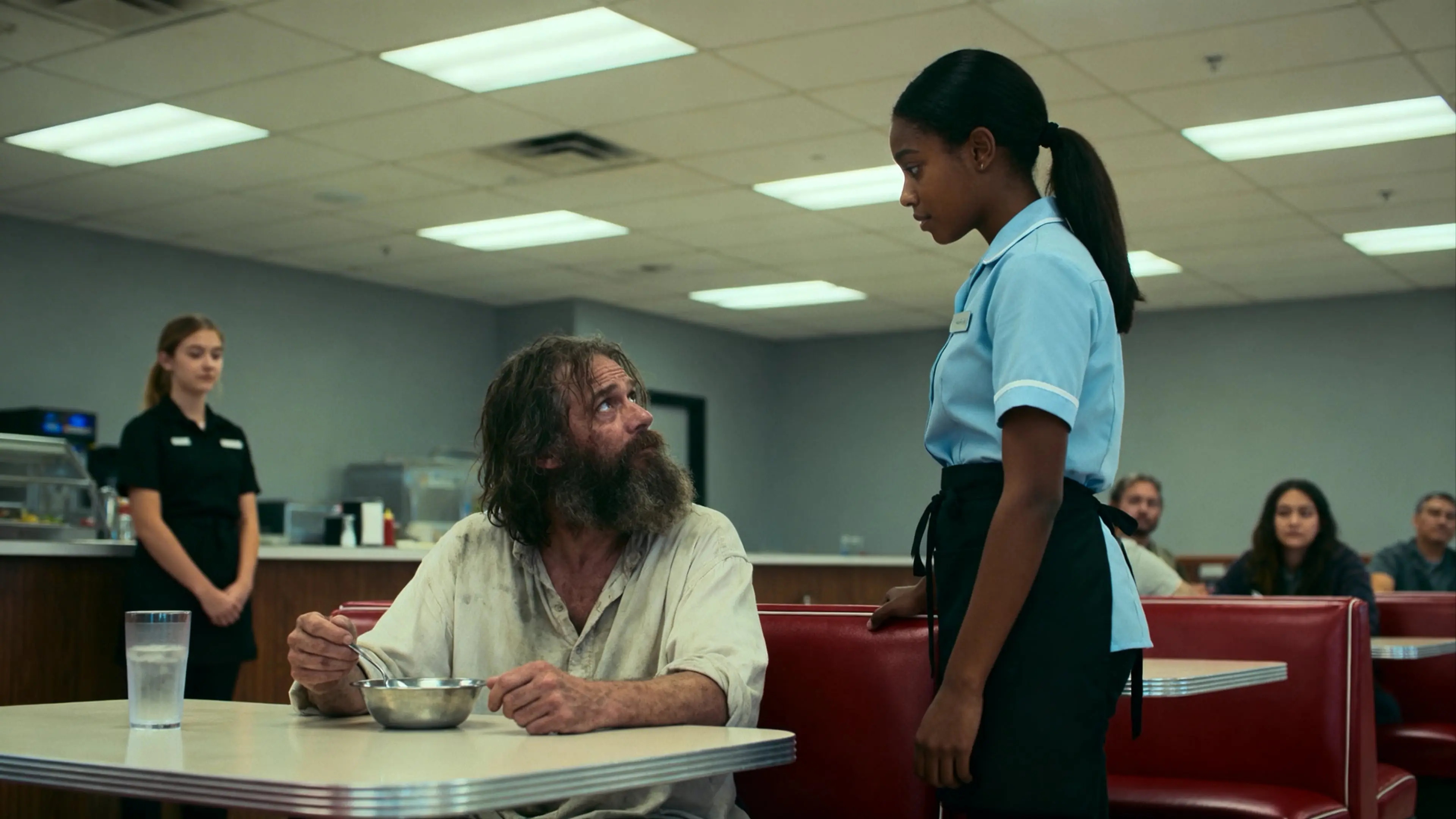 She Gave Him a Glass of Water — What Happened Next Changed Everything