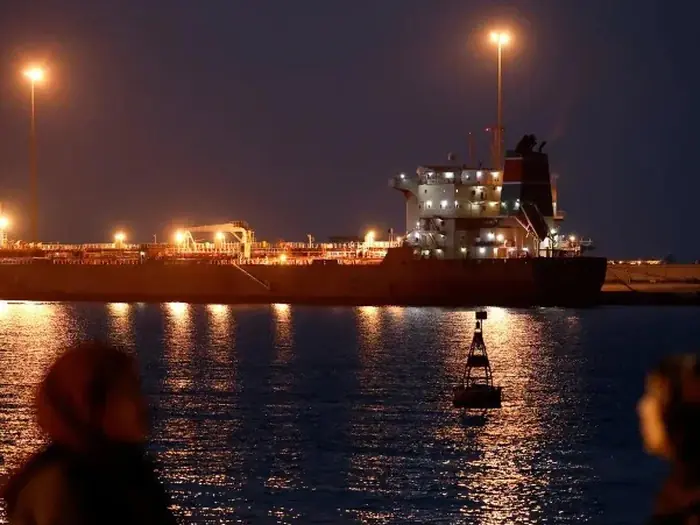 The US imposes further sanctions on Iranian oil