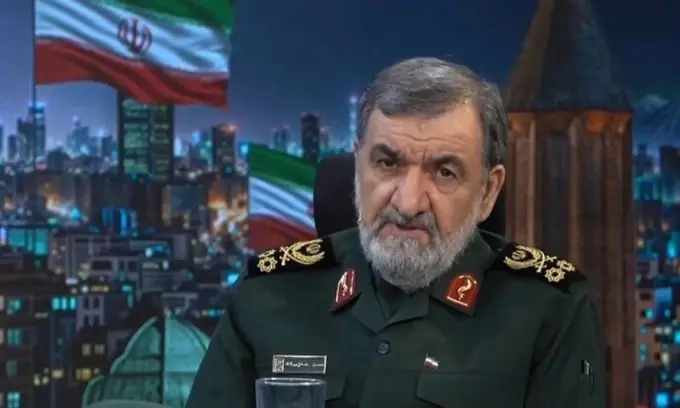 Iran threatens to sink US ships in the Strait of Hormuz