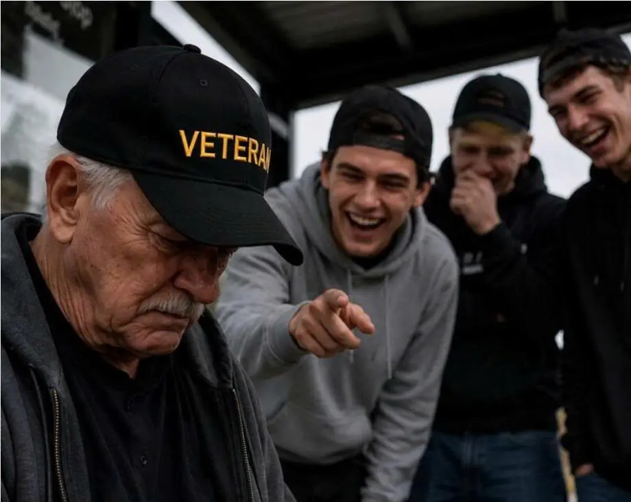 Young thugs on the street were mocking an old veteran who had a prosthetic leg, never imagining what would happen just one minute later
