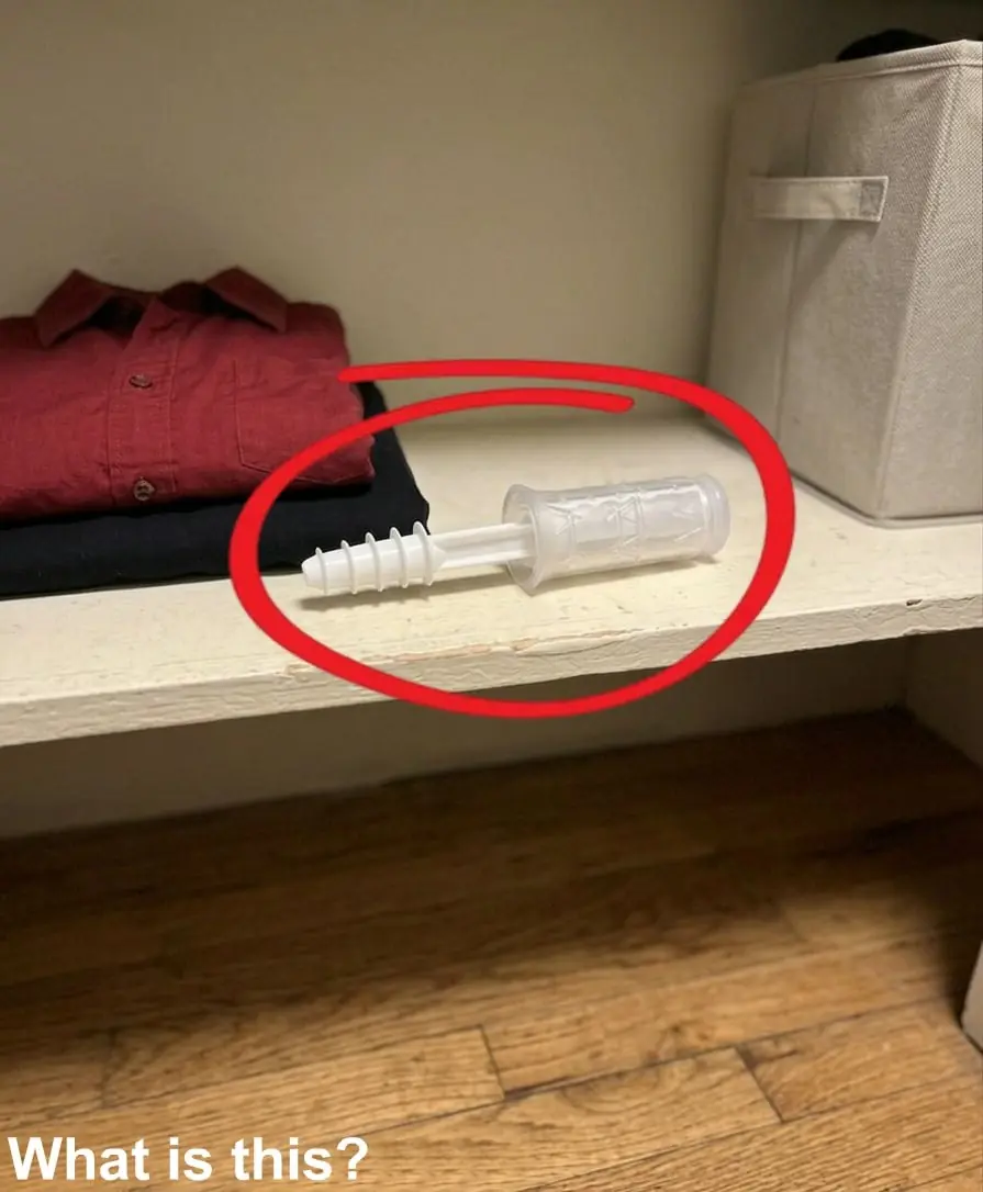 I’ve been staring at it for half an hour now, but I still can’t figure out what it is. Does anyone know?