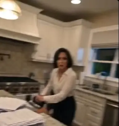 Part 2: Her head snapped toward the doorway
