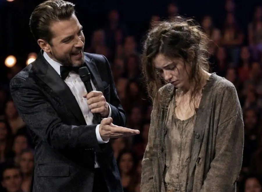 A young girl came to a music competition to perform with an old, nearly falling-apart violin: people only laughed at her and even tried to force her off the stage, but soon the girl did something that left the entire audience in shockā¦