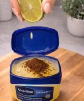 Coffee – Lemon – Vaseline DIY to Reverse Skin Aging