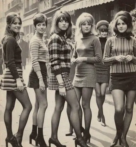At First Glance, This Photo Seems Ordinary — But a Closer Look Reveals a Meaningful Detail