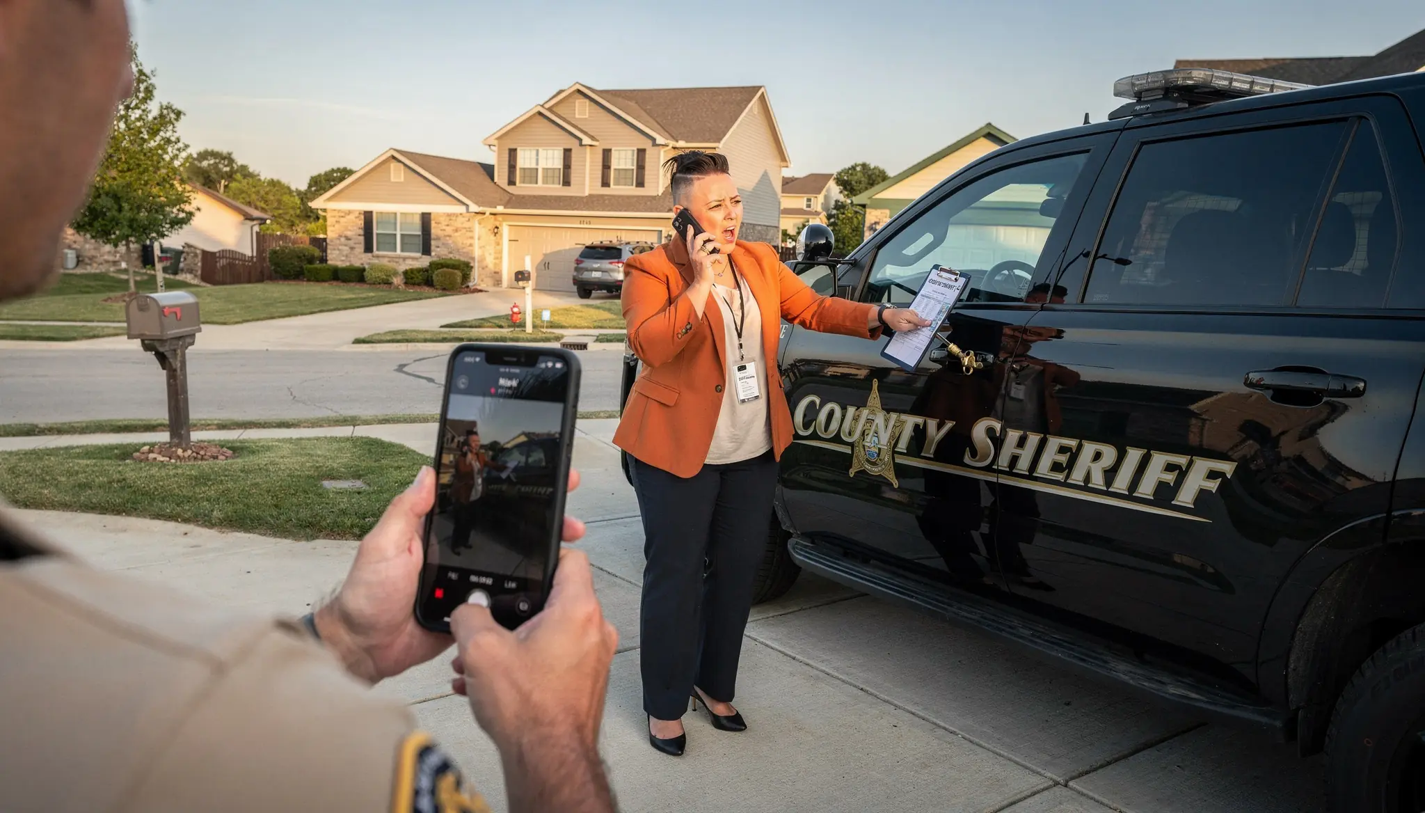 HOA Karen Called 911 After Her ‘Master Key’ Wouldn’t Open My Car — She Didn’t Know I Was The Sheriff