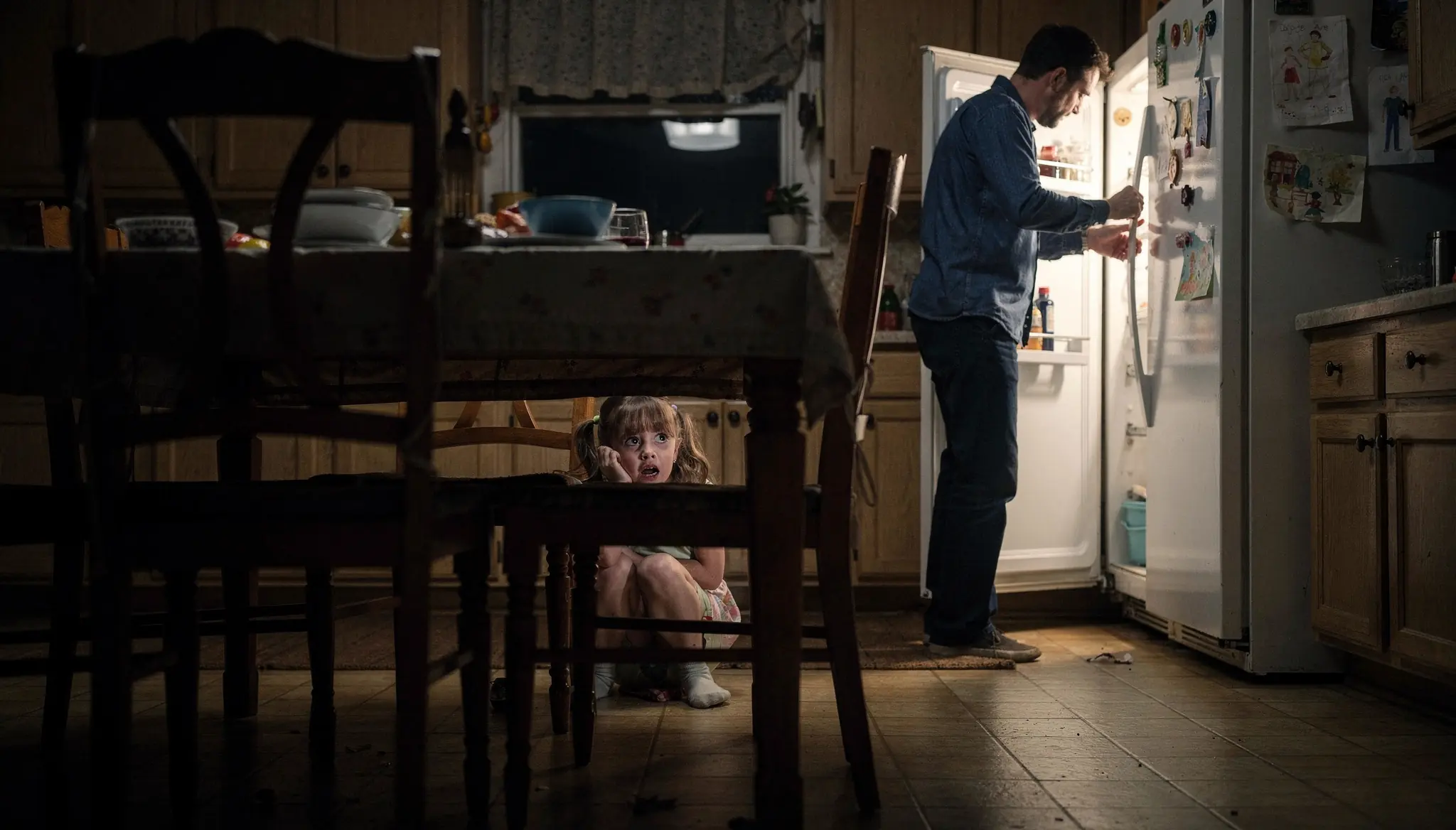 A 5-Year-Old Girl Was Sla-pped Under The Table — Then Her Father Opened The Fridge