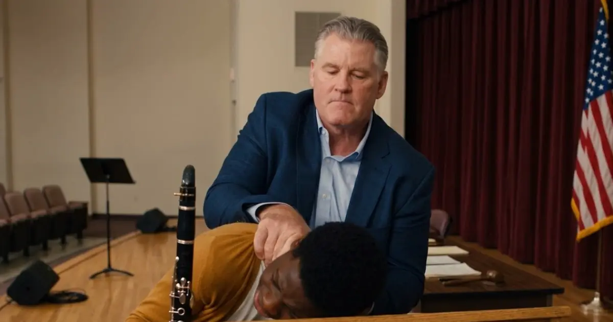 Mom Burst Into the Band Room Mid-Hold—and the Whole School Went Silent
